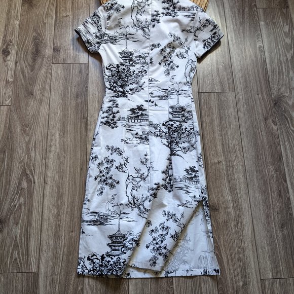 EUC (XS) - White Qipao Midi Dress - Picture 2 of 5